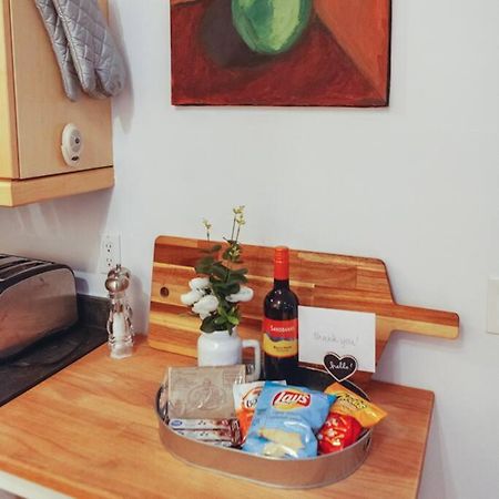 Apartament Large Upstairs Flat In Downtown Century Building Belleville Zewnętrze zdjęcie